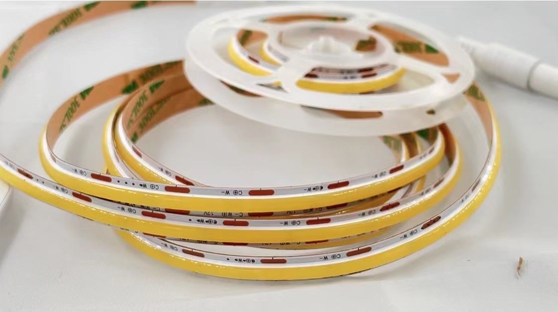 90 CRI COB 560leds CCT Dimmable LED Strip 8mm PCB Untuk Menghemat Energi Lampu Ramah Lingkungan Di Eropa