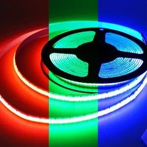 Berat Produk 0,3kg 5m 10m Smart Strip Light dengan Dream Color RGB COB Chip LED